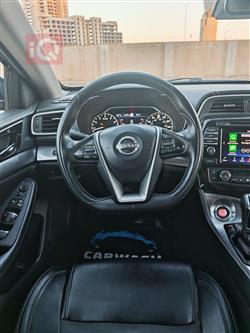 Nissan Maxima